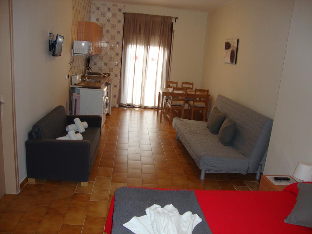 Apartaments Claudi Tossa de Mar Oda fotoğraf